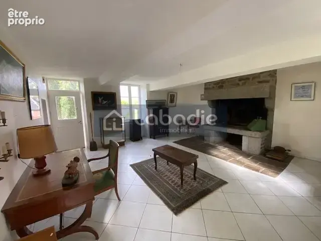 Proche toutes commodités, belle maison en pierres de 188m2, terrain de 3946m2 (possibilité plus). - photo 6