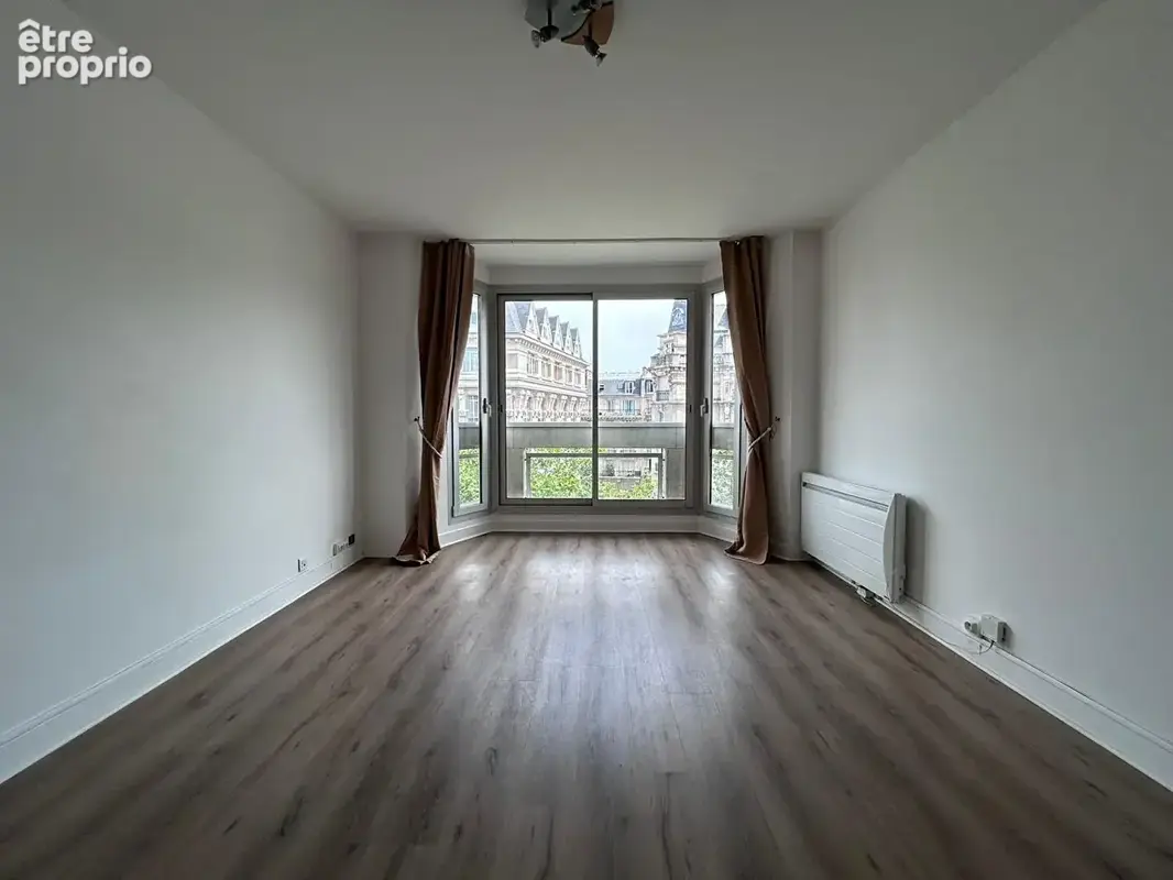 Appartement à PARIS-14E