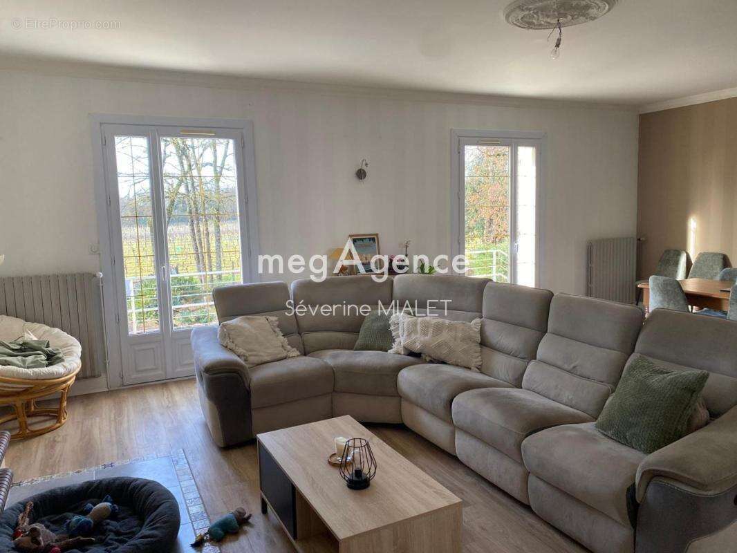 Maison à CHERVES-RICHEMONT