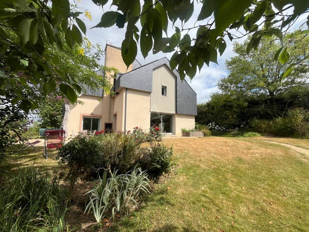 Maison à MONTOURS