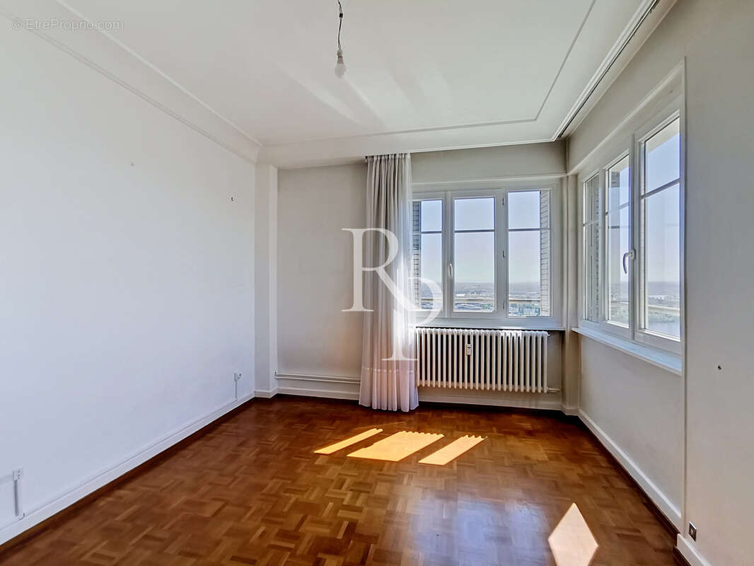 Appartement à LA MULATIERE