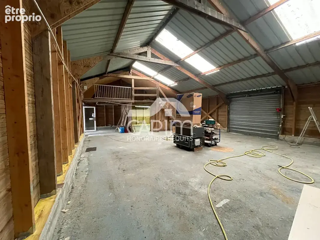 Entrepôt / local industriel Parigne 240 m2- Terrain de 1453 m2 constructible - Eau et Electricité - au calme - photo 4