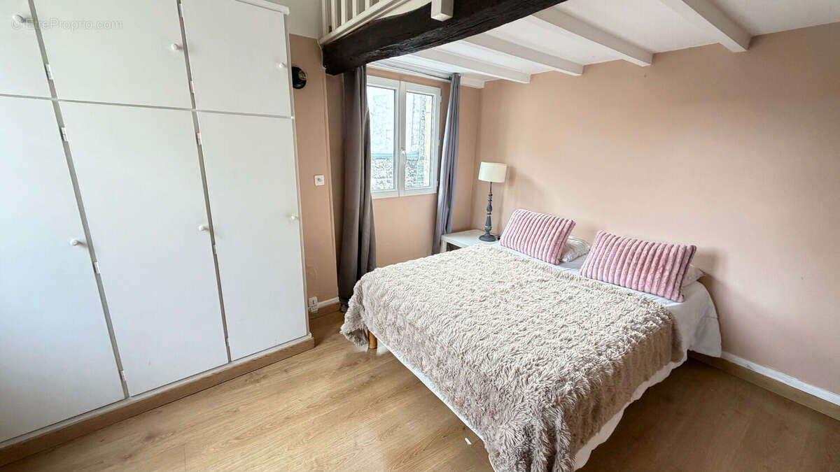 Appartement à PARIS-2E