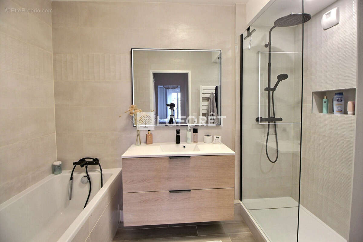 Appartement à SURESNES