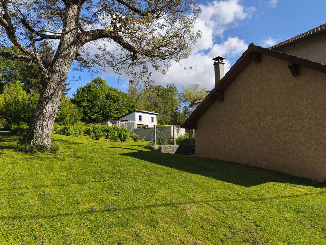 Maison à THEZILLIEU