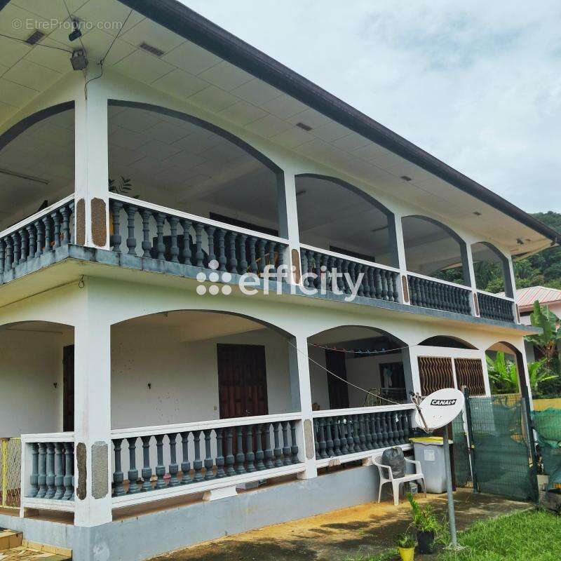 Appartement à REMIRE-MONTJOLY
