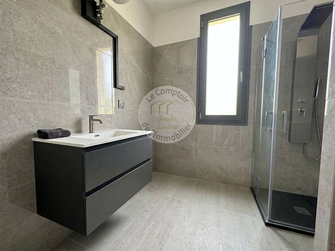Appartement à MARSEILLE-9E
