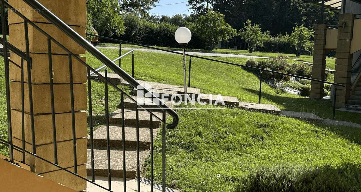 Appartement à CASTELNAUD-DE-GRATECAMBE