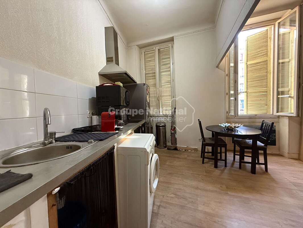 Appartement à MARSEILLE-1E