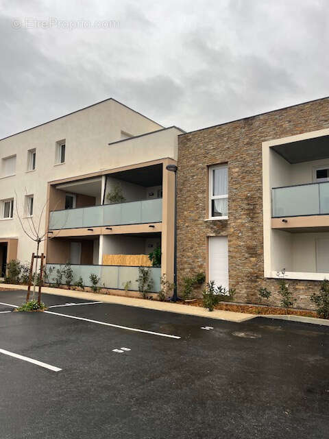 Appartement à GARONS