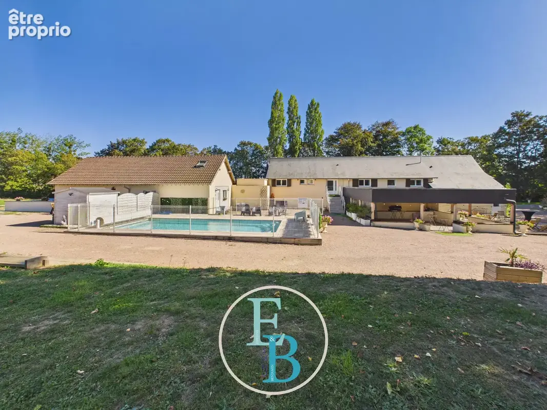 Ensemble immobilier  - t20 - 620m2 - photo 4