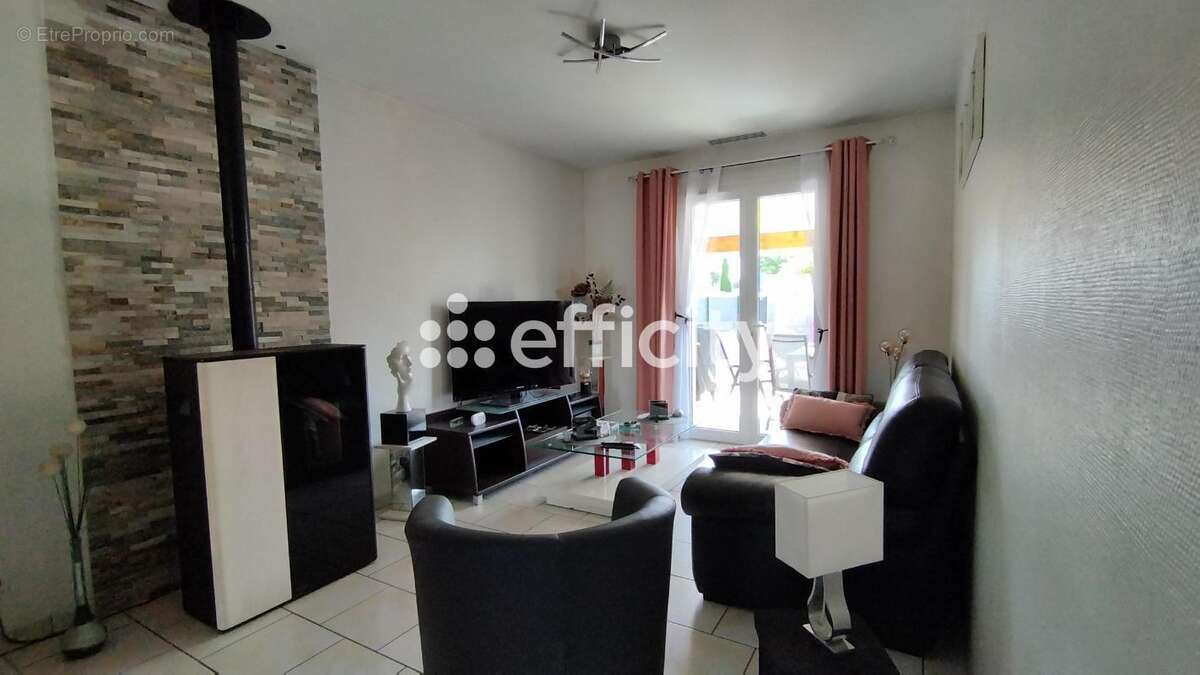 Maison 80 m² à Chaptuzat  - photo 4