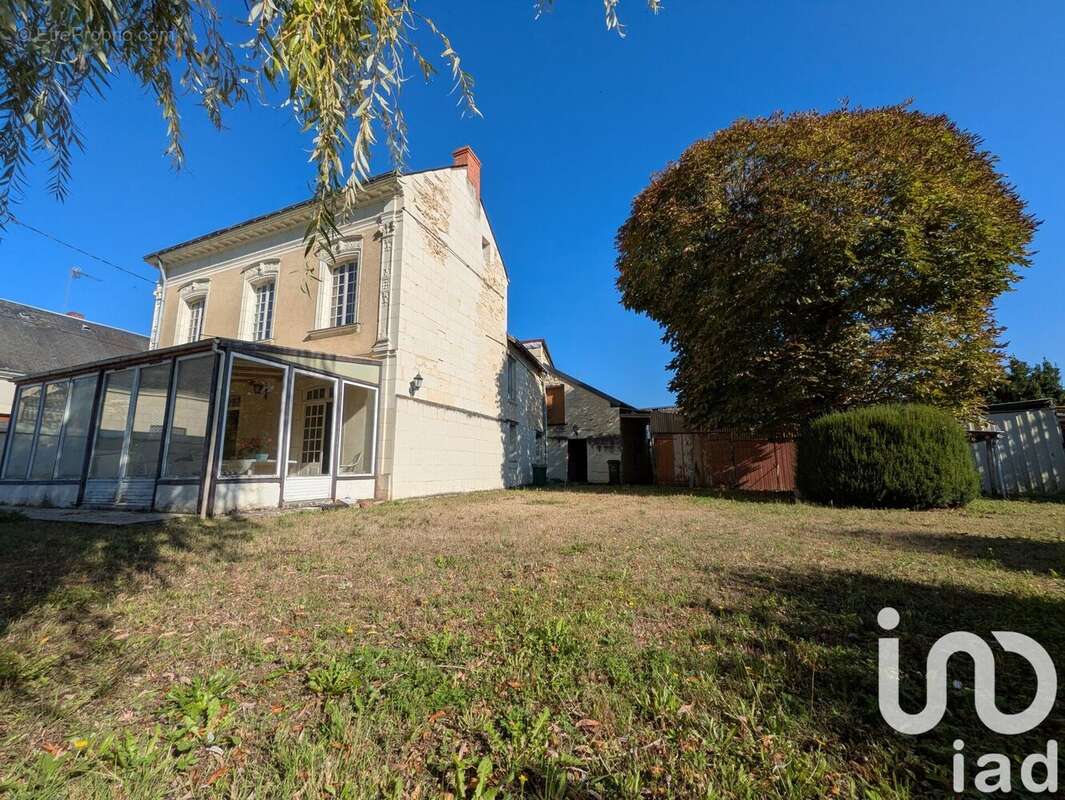Maison 127 m² à Gizeux  - photo 2