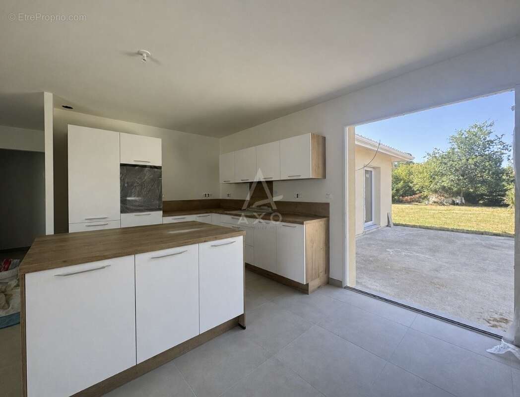 LARUSCADE  Maison neuve de 115 m², 3 chambres, garrage, jardin sans vis-à-vis - photo 5