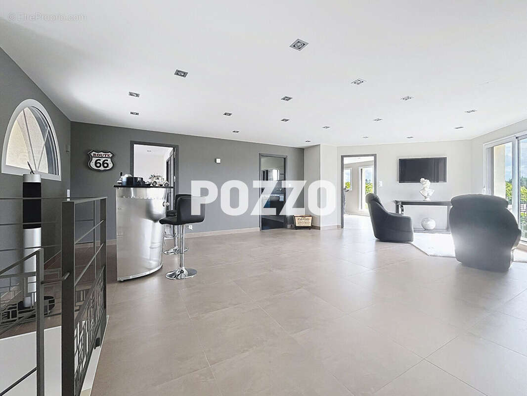 maison prestations de qualités F7 (250 m²) et terrain 1400m² Plage et commerces à pied - photo 12