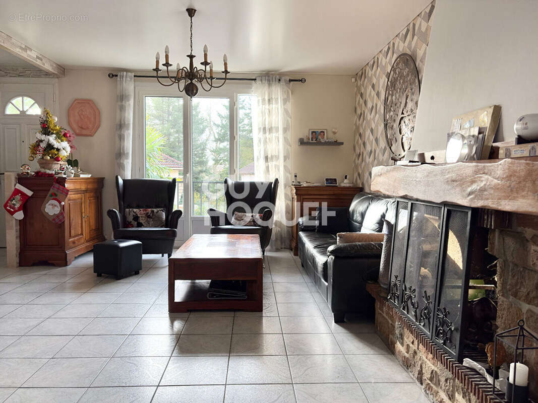 Maison à SOISY-SUR-SEINE