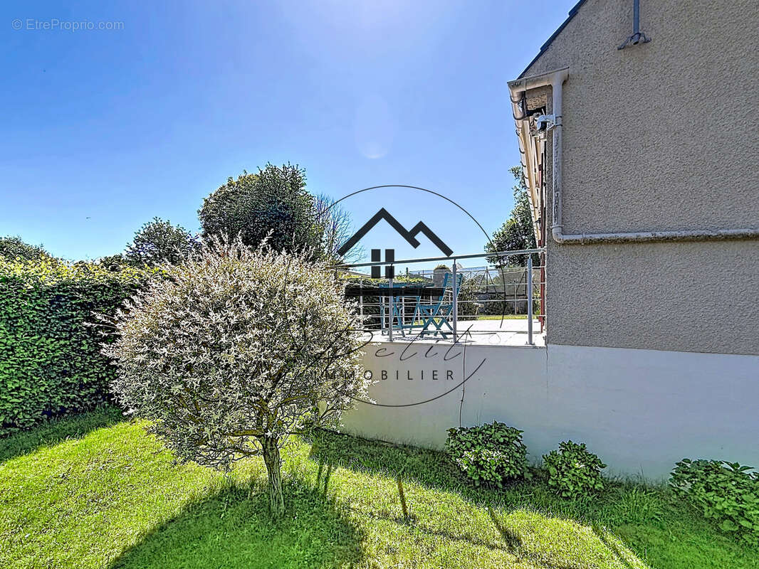 Maison à SAINT-AUBIN-SOUS-ERQUERY