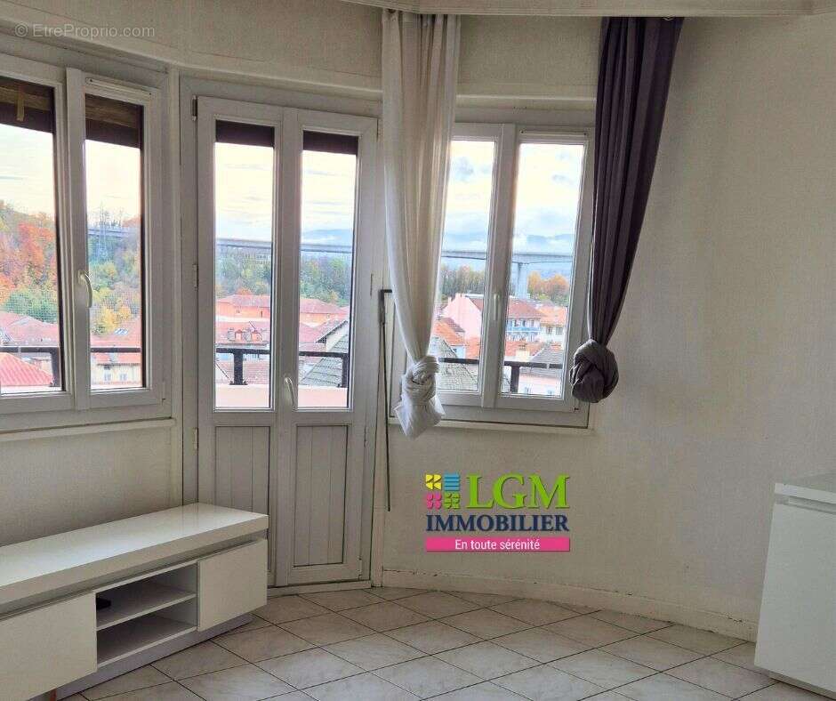 Appartement à BELLEGARDE-SUR-VALSERINE