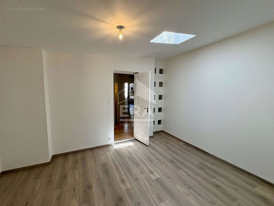 Sainte Foy la Grande, appartement en très bon état 75m² habitables 3 pièces - photo 15