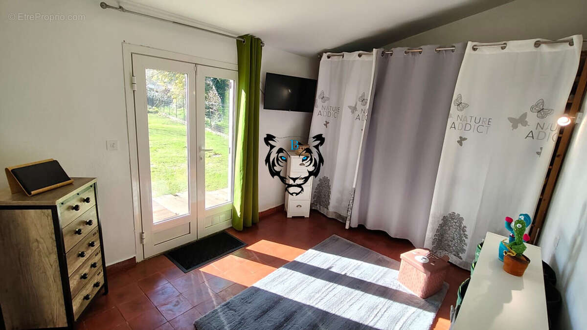 Maison à ROQUEBRUNE-SUR-ARGENS