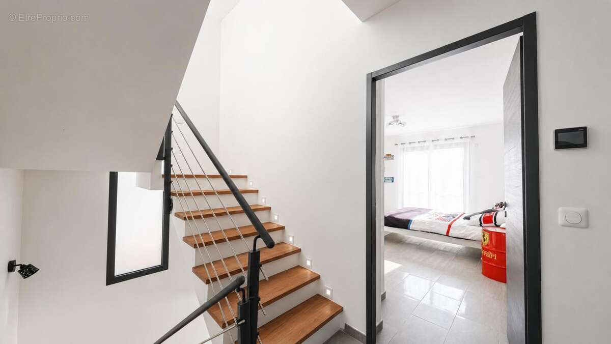 Maison à CHENNEVIERES-SUR-MARNE