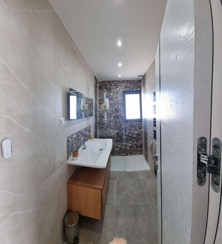 Maison à PUGET-SUR-ARGENS