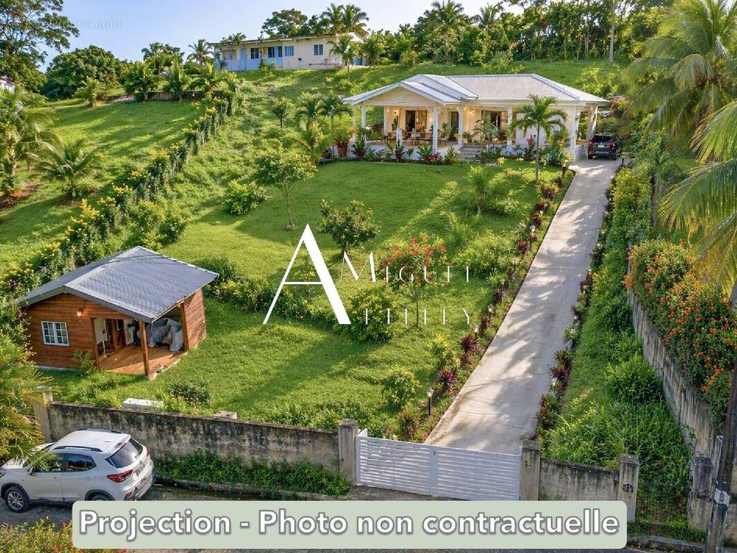 Terrain à LA TRINITE