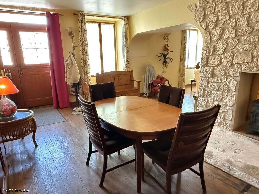 Maison à RUFFEC