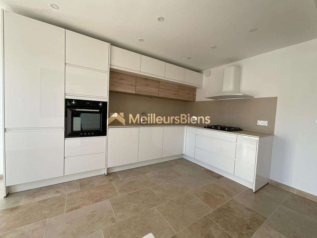 Appartement lumineux de 85 m² avec 3 chambres à vendre à Sète 34200 - photo 3