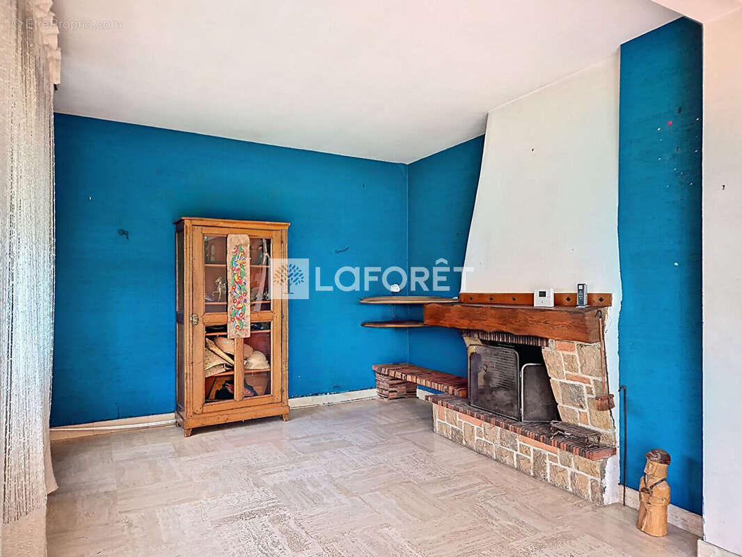 MAISON DE BOURG - LE RHEU - 8 pièces, 5 chambres - 187 m2 - Parcelle 566 m2 - photo 9