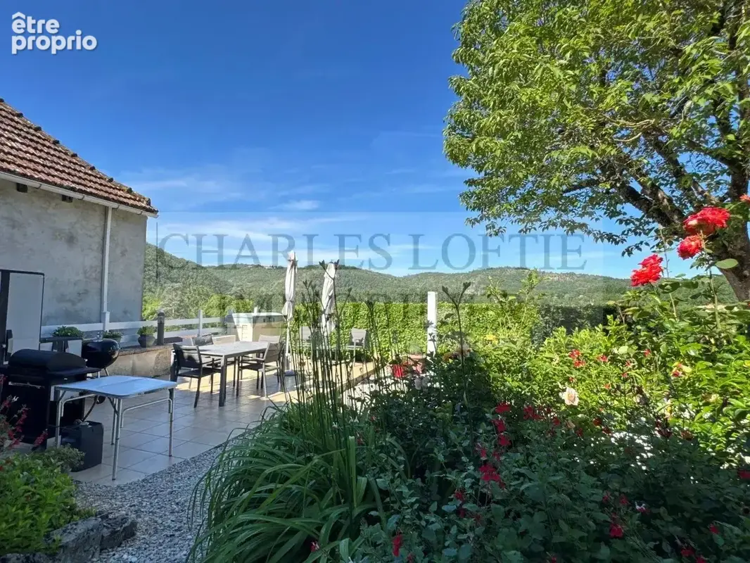 Maison de village avec jardin et garage - photo 8