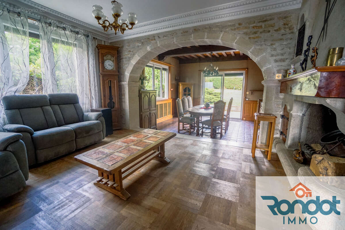 Maison à BOURBERAIN