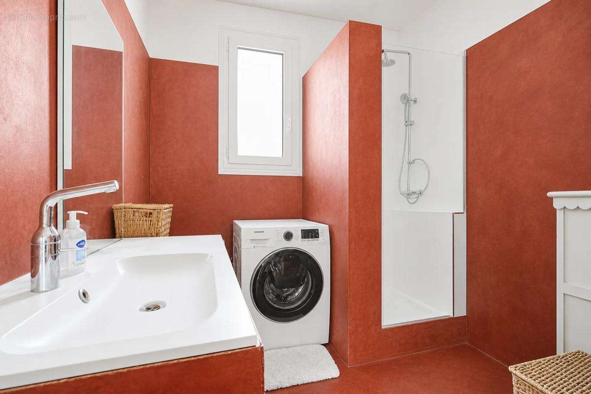 Maison de 9 pièces de 246 m² à Velaux - photo 5