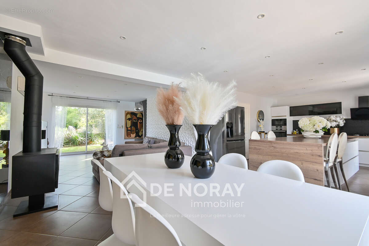 Maison à vendre Joué-lès-Tours 6 chambres 173m2 piscine - photo 5