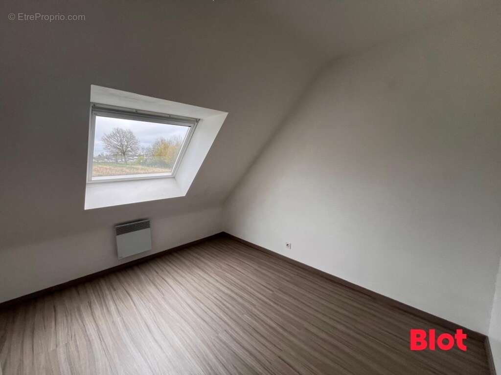 Maison à SAINT-ERBLON