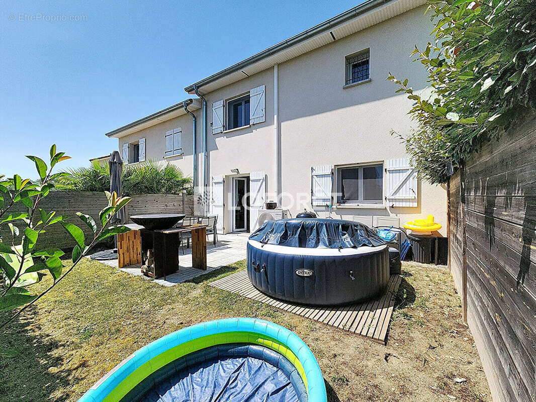 Civrieux, Maison moderne de 3 chambres avec jardin et garage - photo 10