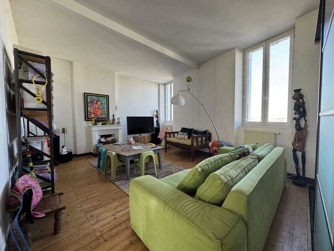 Maison à BARBEZIEUX-SAINT-HILAIRE