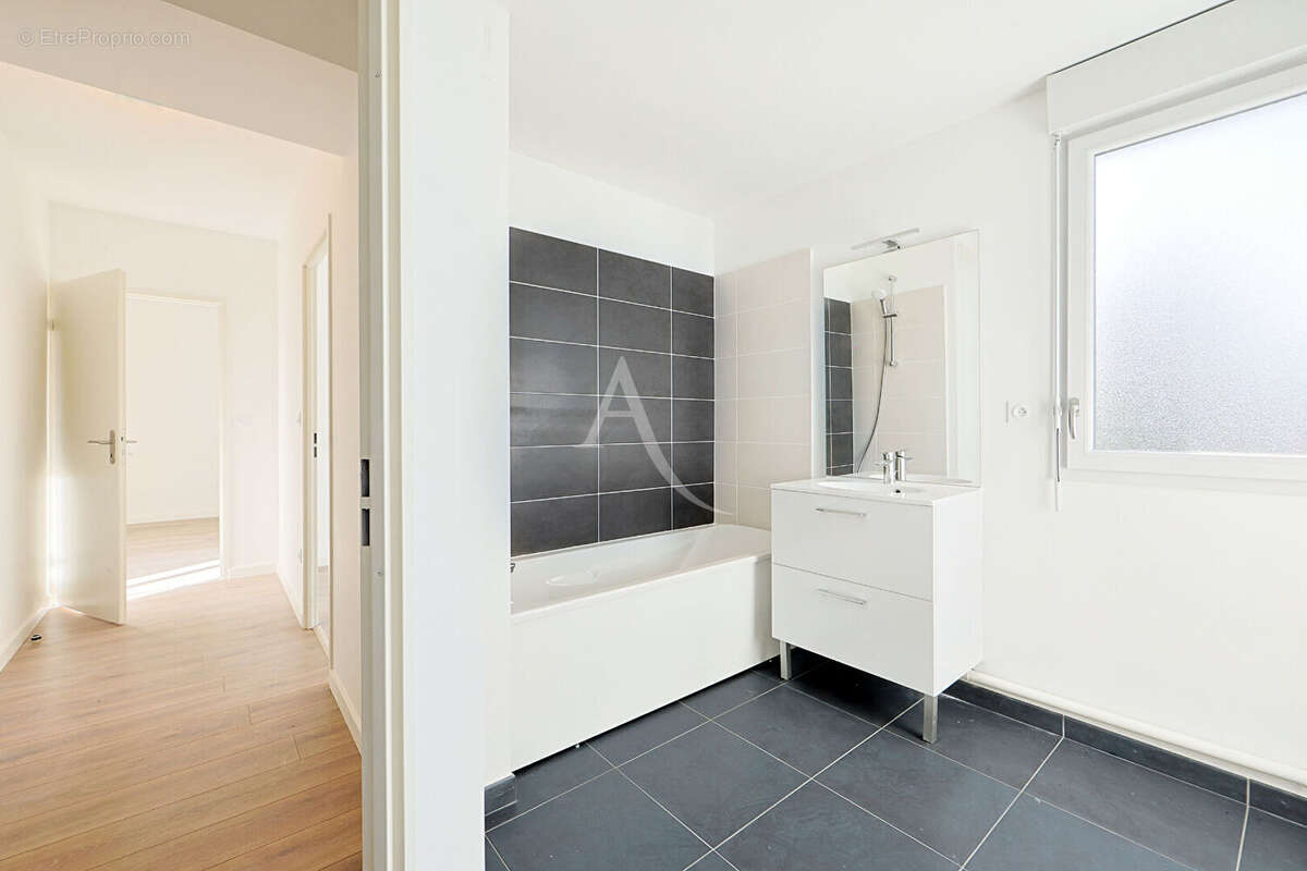 Appartement à SAINT-JEAN-DE-BRAYE
