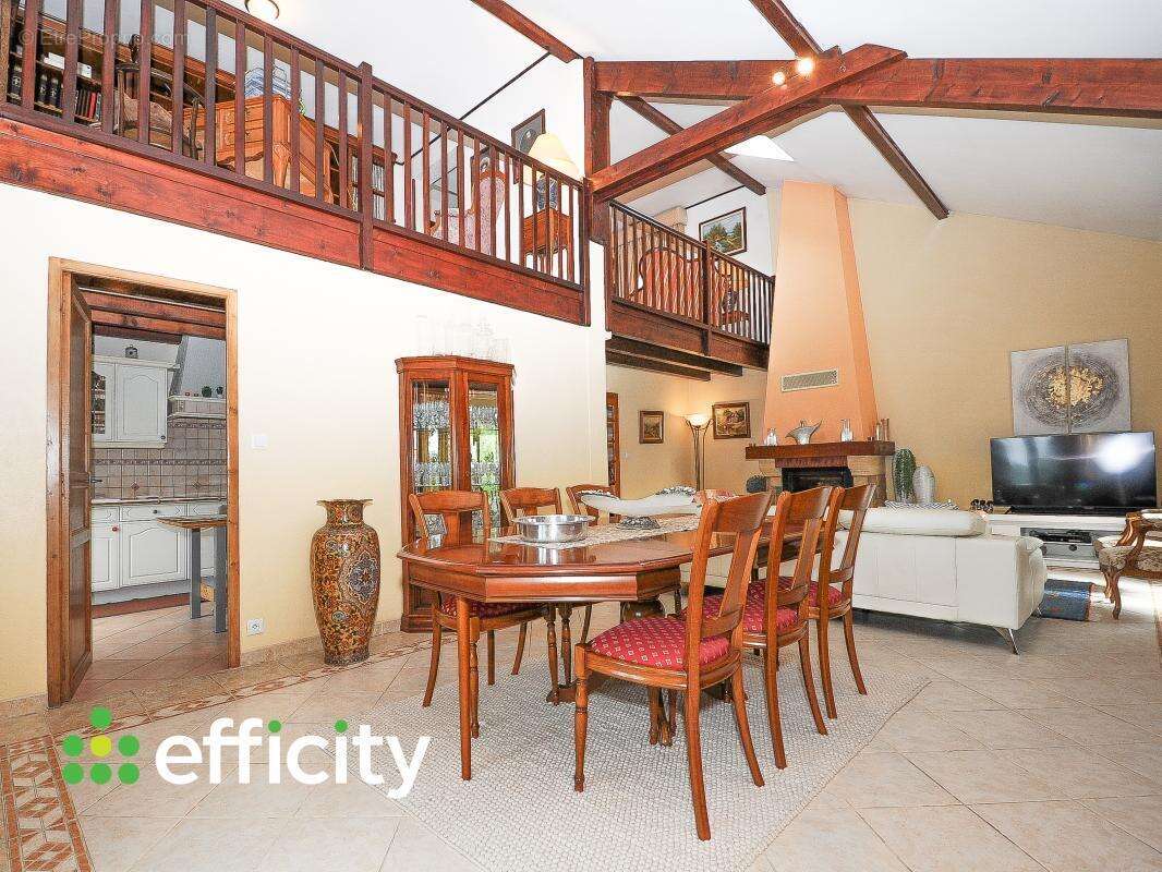 Maison à MACHILLY