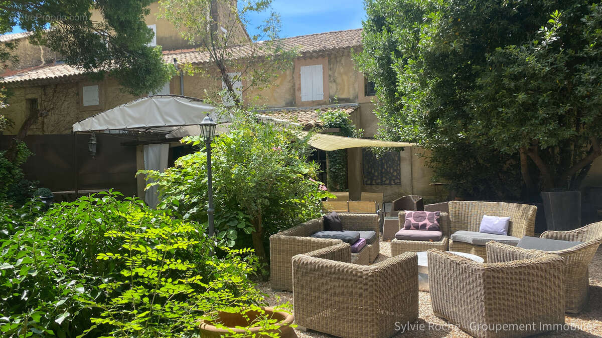 Maison à CADEROUSSE