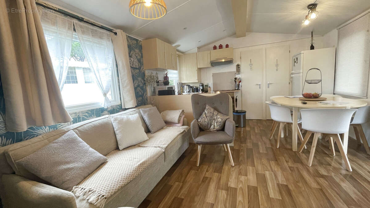 Maison à PUGET-SUR-ARGENS