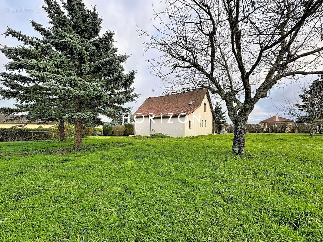 Maison à DOMPIERRE-LES-ORMES