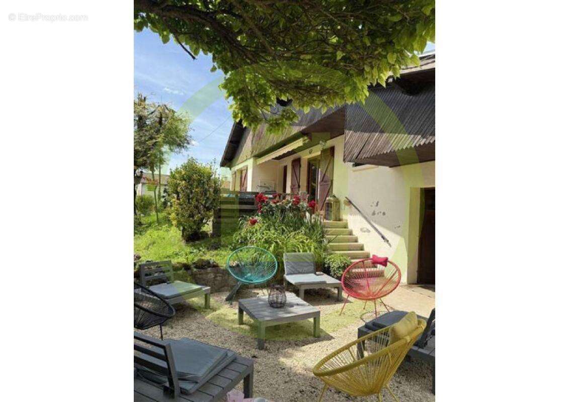 Maison à LA BUISSE