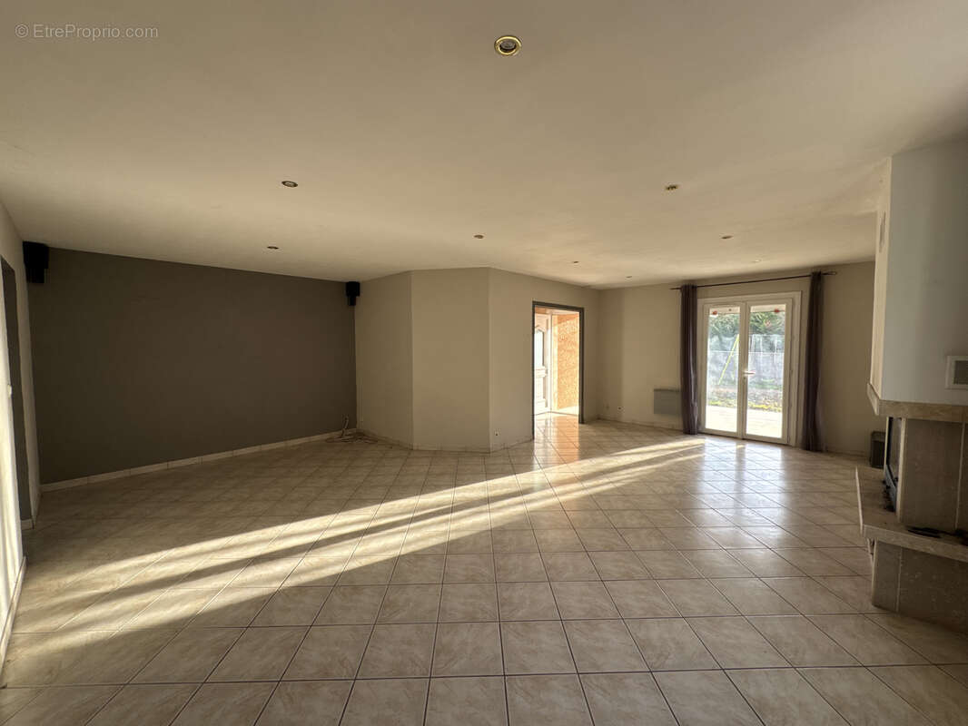 Maison à MONTVENDRE