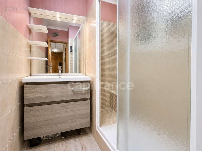 Maison plain pied de 80 m² avec 4 pièces, piscine jacuzzi et panneaux solaires à Vergèze - photo 8