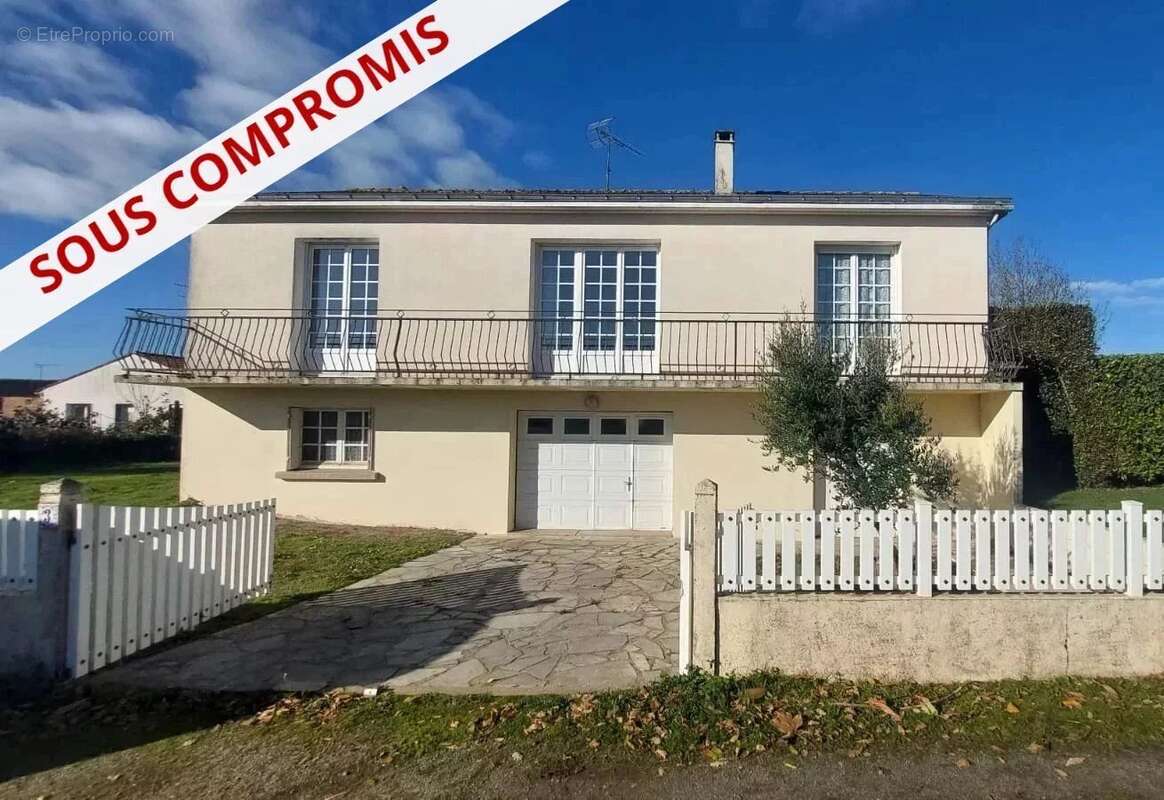 Maison à LA MEILLERAIE-TILLAY