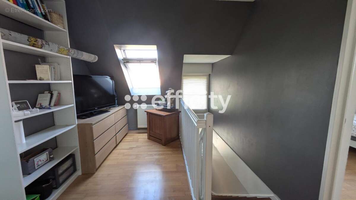 Maison à GONDECOURT