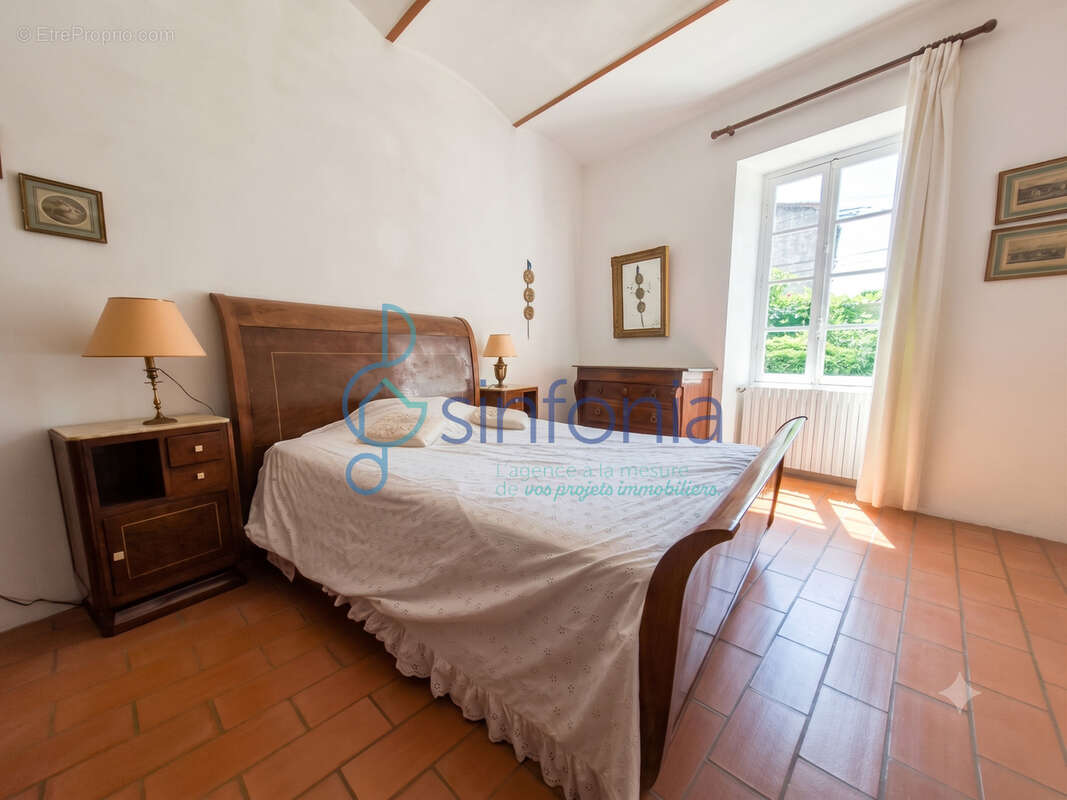 Demeure de caractère : 294 m2 habitables + 125 m2 de potentiel brut sur l'axe Nîmes/Uzès/Alès - photo 13