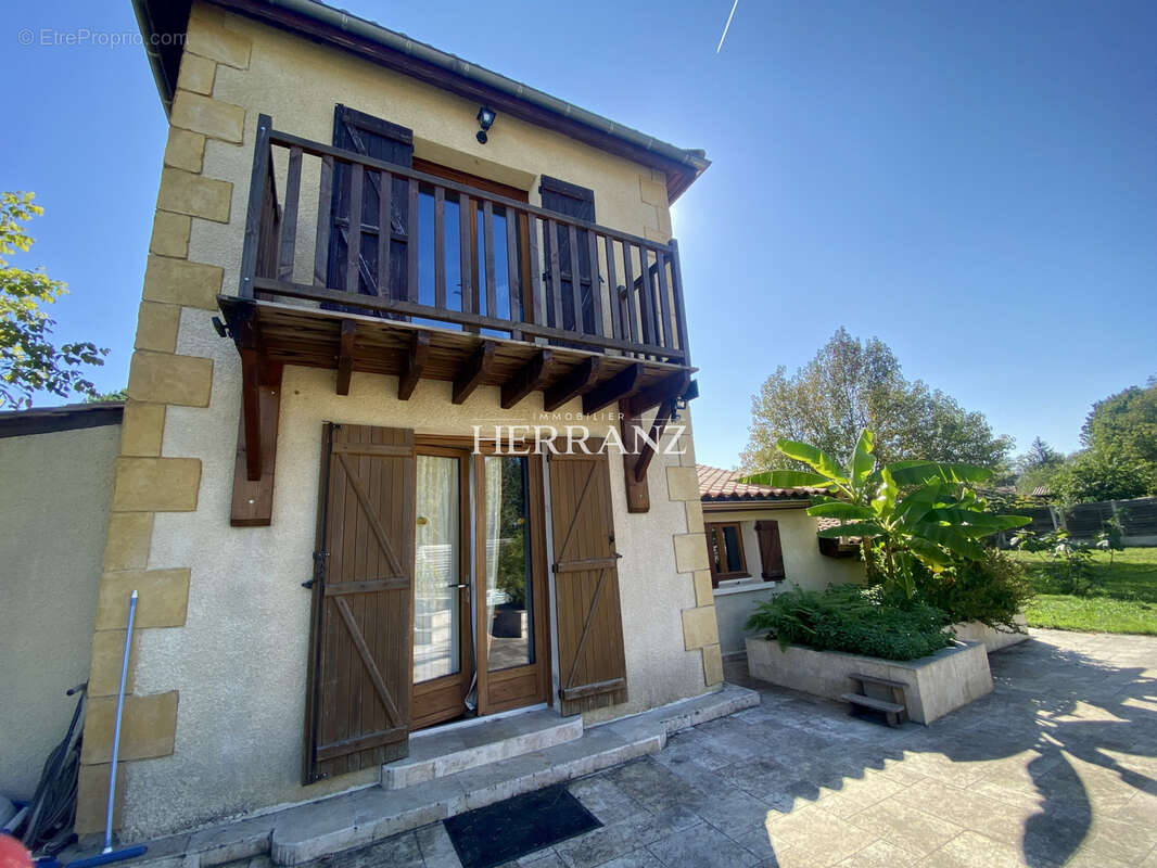 Maison à MENESPLET