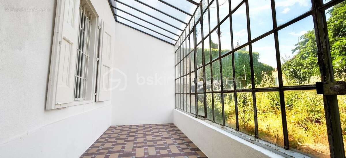Maison t5 d’une superficie de 132 m2- terrain 323 m2- piscinable- 4 chambres- garage-faible taxe foncière - photo 5